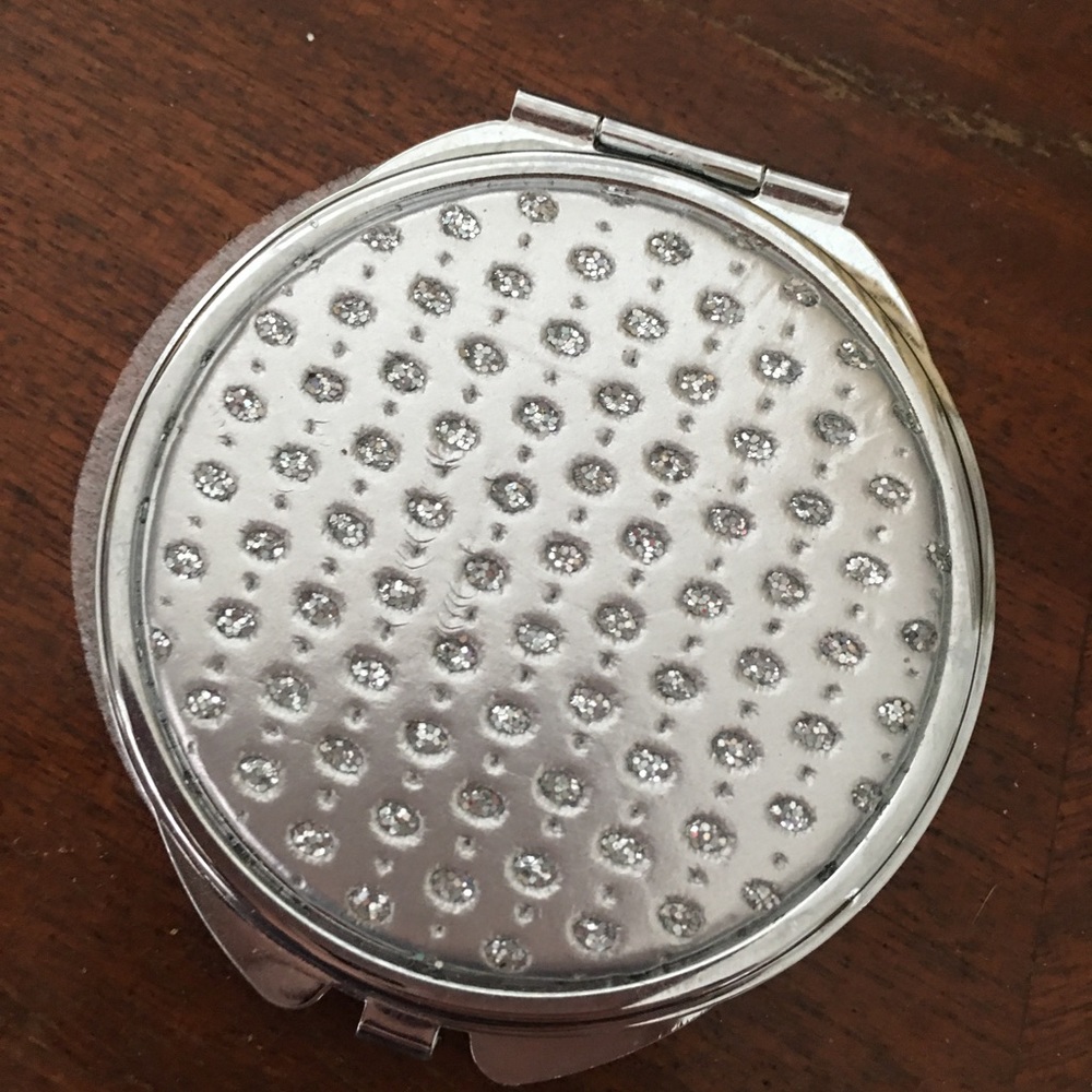 Compact Sparkle Mirror - Picture 3 of 5